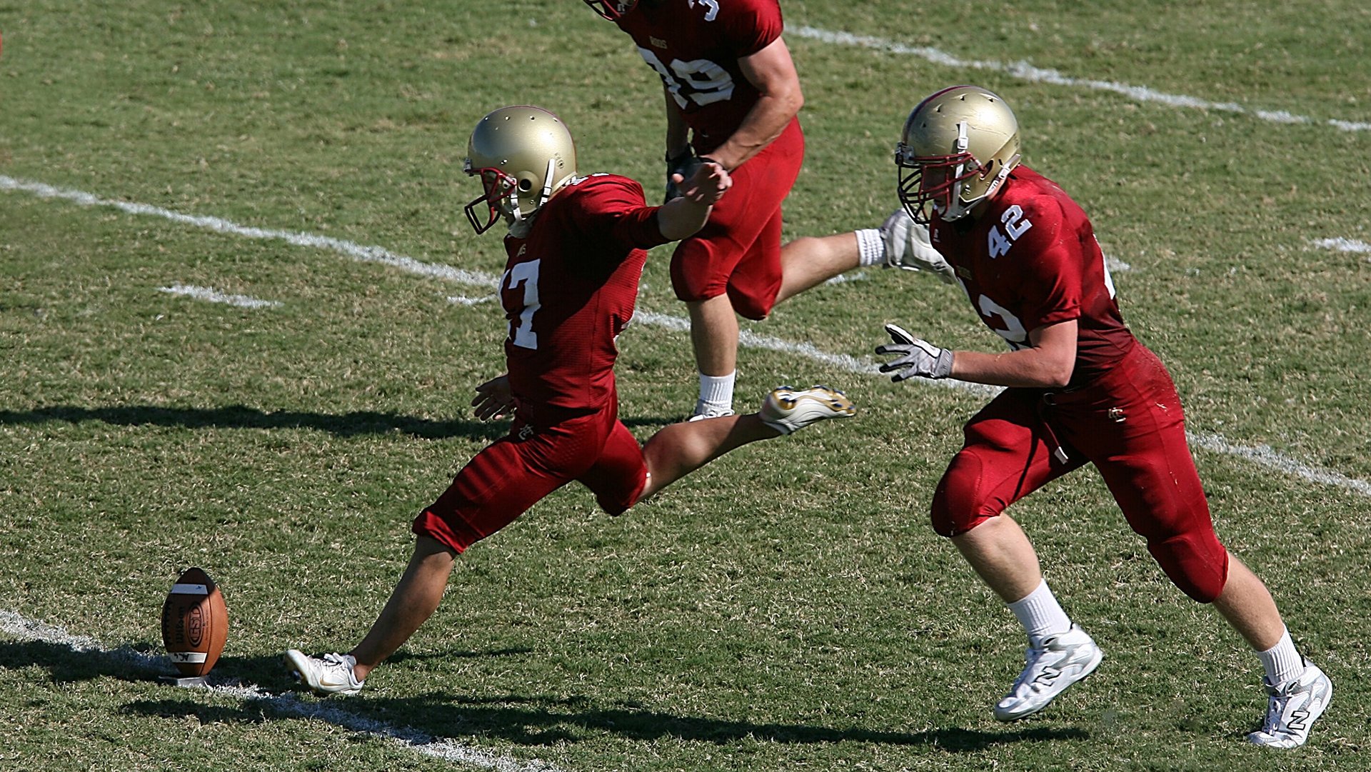 乒乓球比赛现场观众气氛热烈